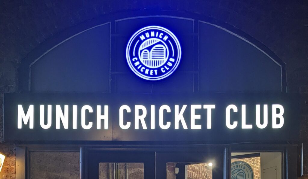 FAUX NEON ROUNDEL in London