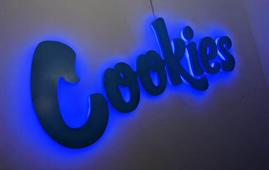 25MM WET COATED ACRYLIC LETTERS WITH BLUE HALO ILLUMINATION in London