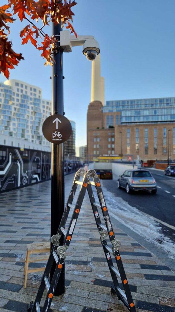 ALUMINUM COMPOSITE WAYFINDING SIGNS in London